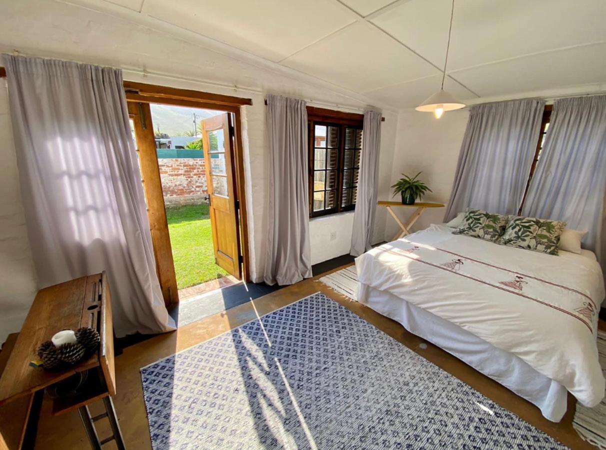 Hermanus Whale Cottage Bagian luar foto